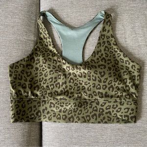 GAP Fit Sports Bra Pullover Olive Leopard Green Black 🐆